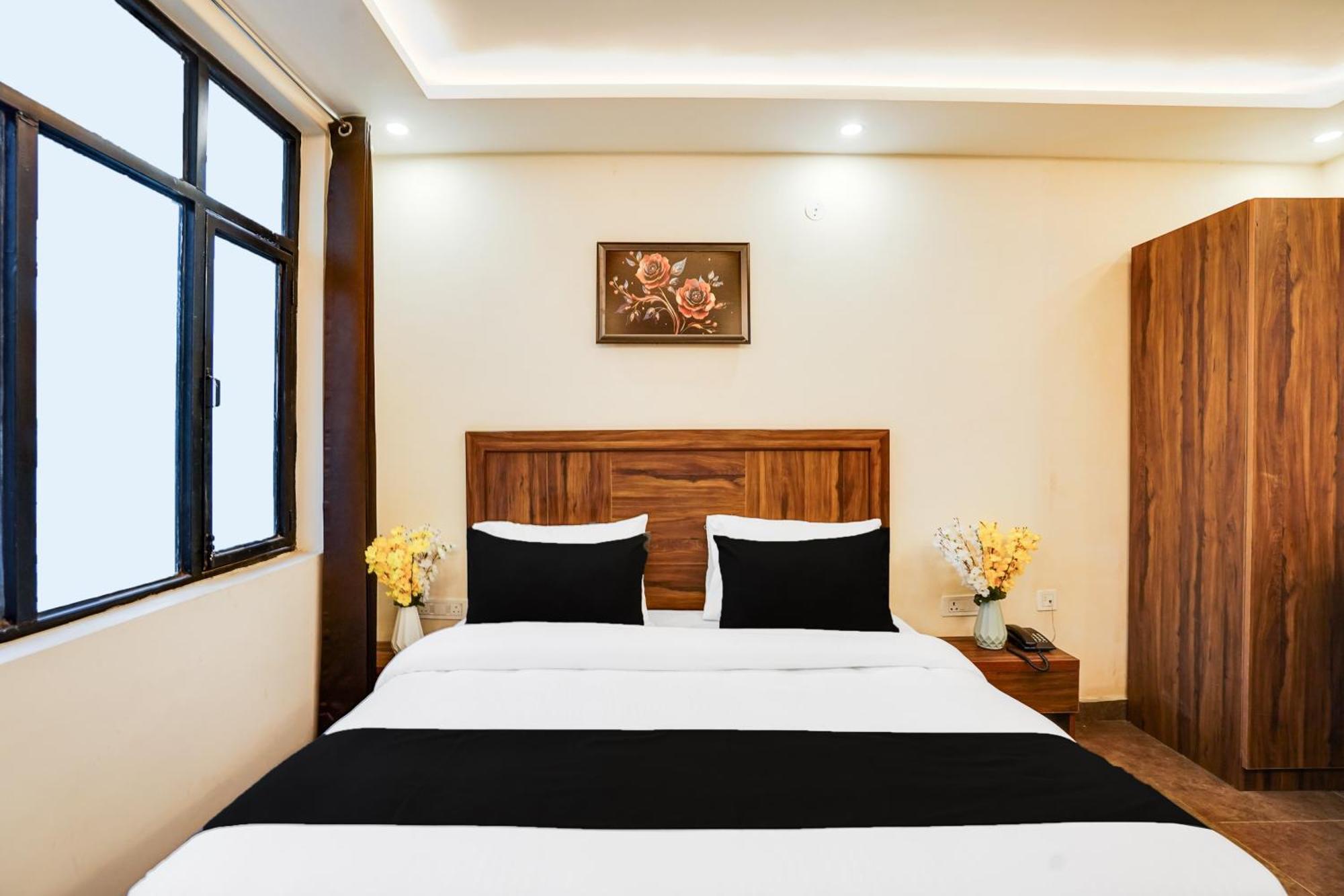Super Townhouse The Royal Casa Hotel Ghaziabad Eksteriør billede