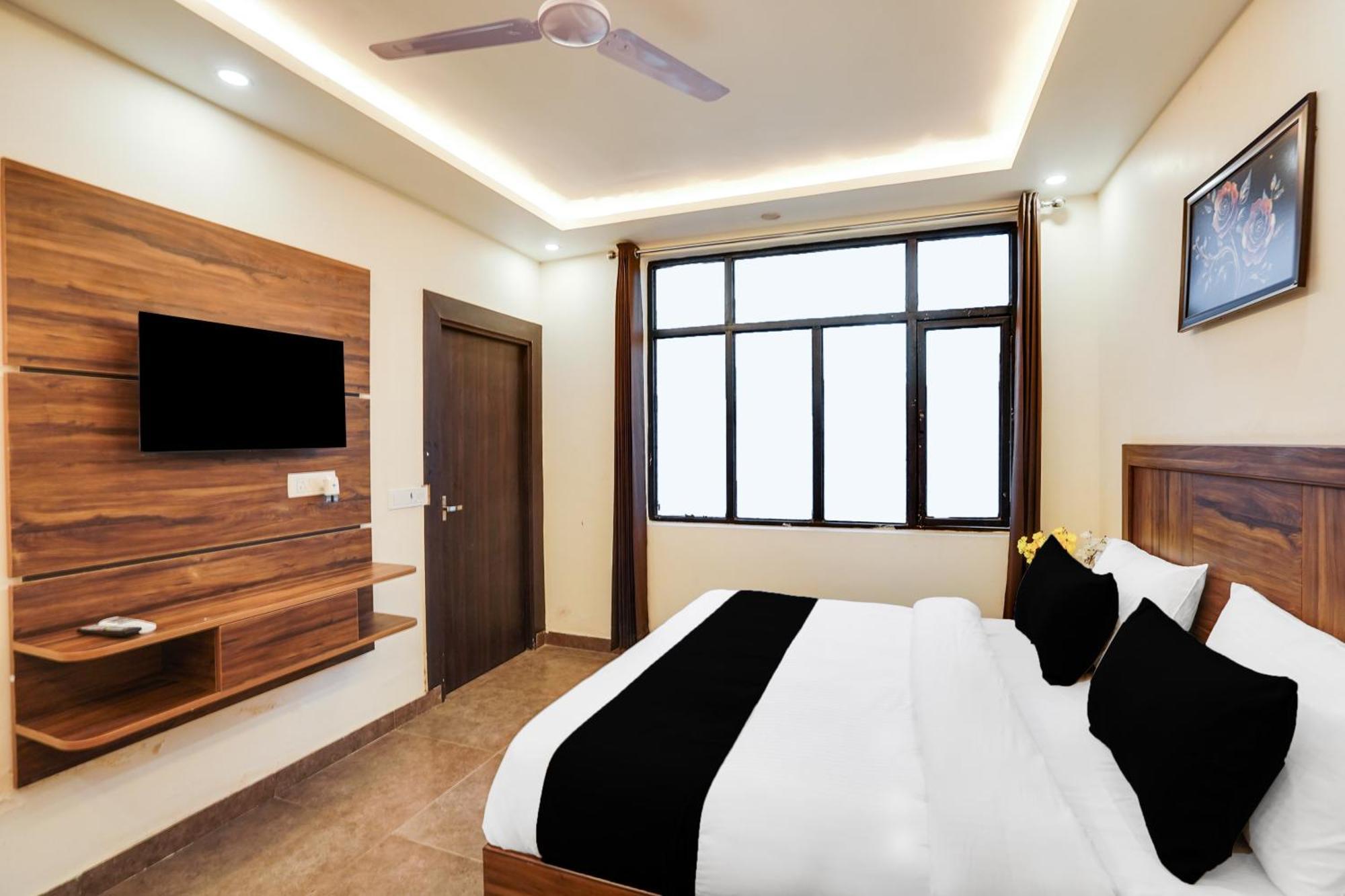 Super Townhouse The Royal Casa Hotel Ghaziabad Eksteriør billede