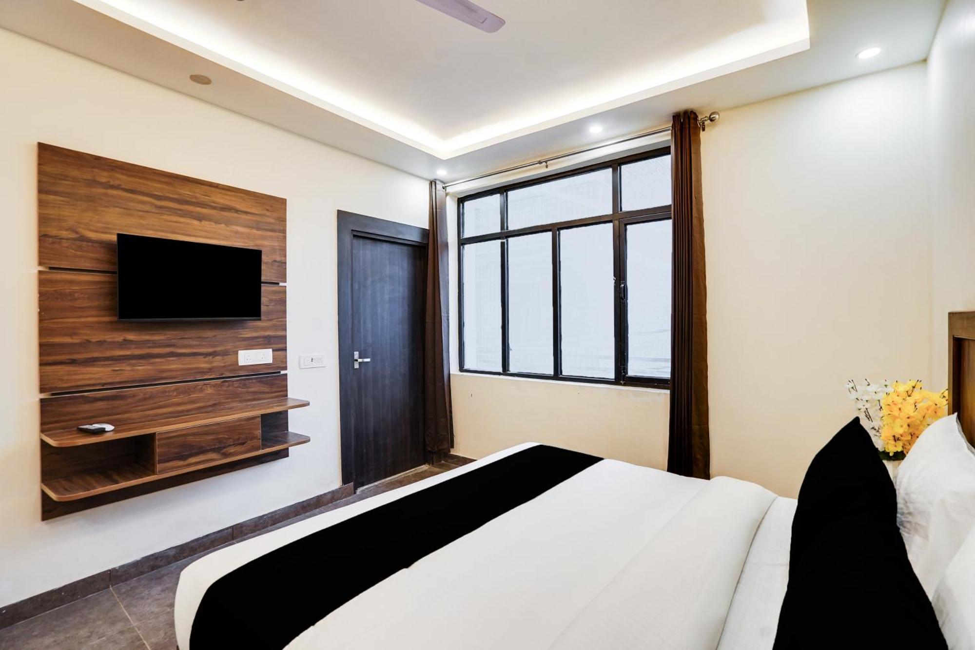 Super Townhouse The Royal Casa Hotel Ghaziabad Eksteriør billede
