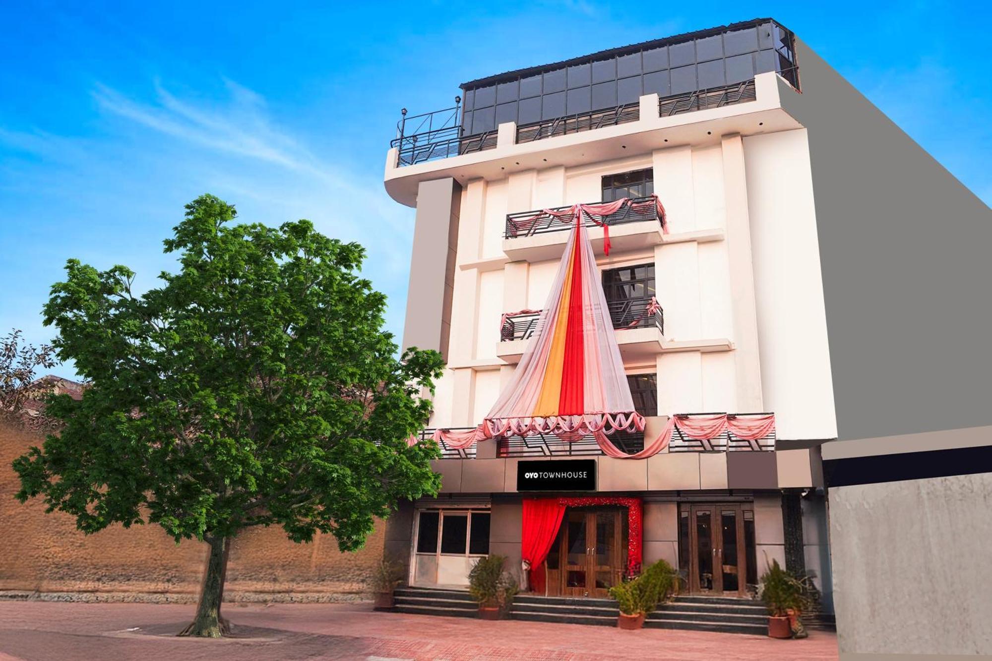 Super Townhouse The Royal Casa Hotel Ghaziabad Eksteriør billede
