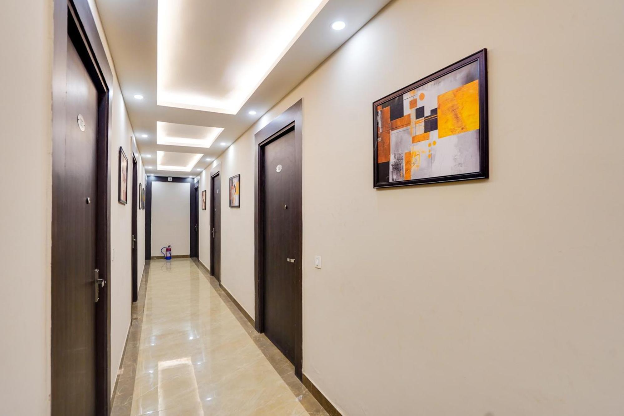 Super Townhouse The Royal Casa Hotel Ghaziabad Eksteriør billede