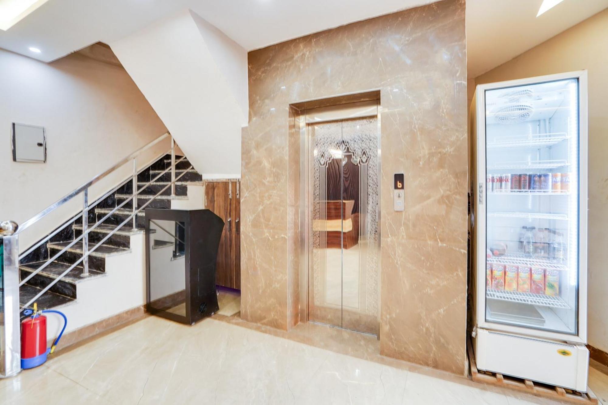 Super Townhouse The Royal Casa Hotel Ghaziabad Eksteriør billede